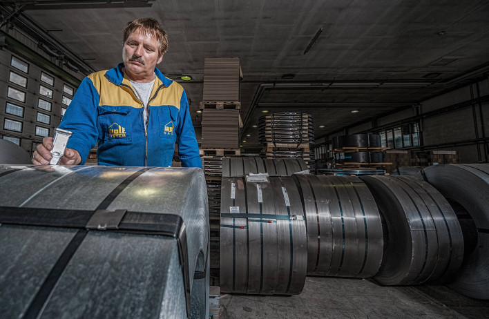 Measure the zinc layer - quality control nailplates